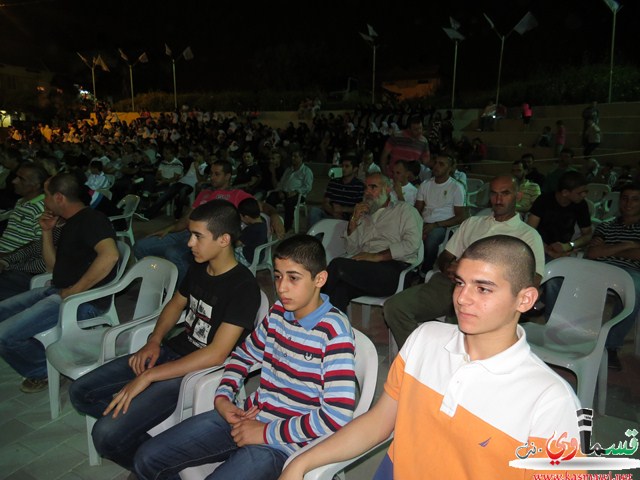 جموع الحضور في ميدان صلاح الدين  لبيك يا رسول الله 